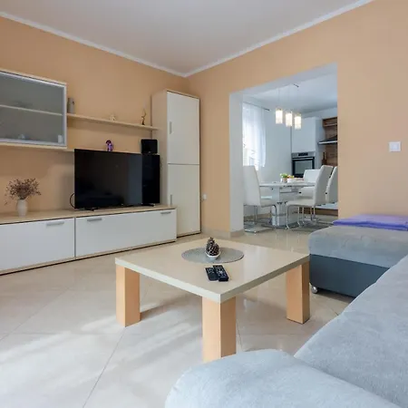 Natalija Apartment